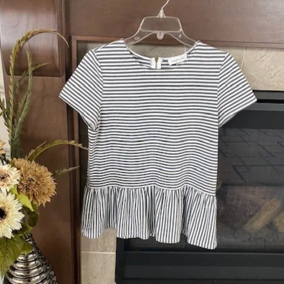 SUGAR & LIPS Striped Tunic - Picture 2 of 9